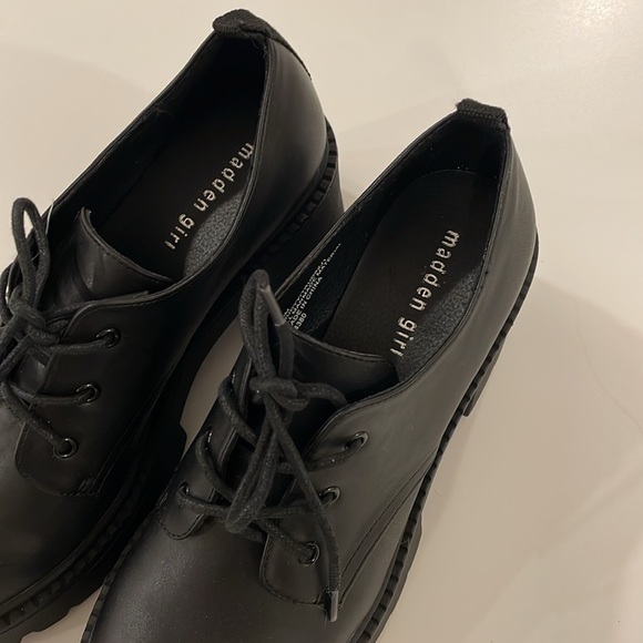 NEW Madden Girl Trudy Black Oxford Platform lace up Shoes in size 9.5 - Picture 9 of 12